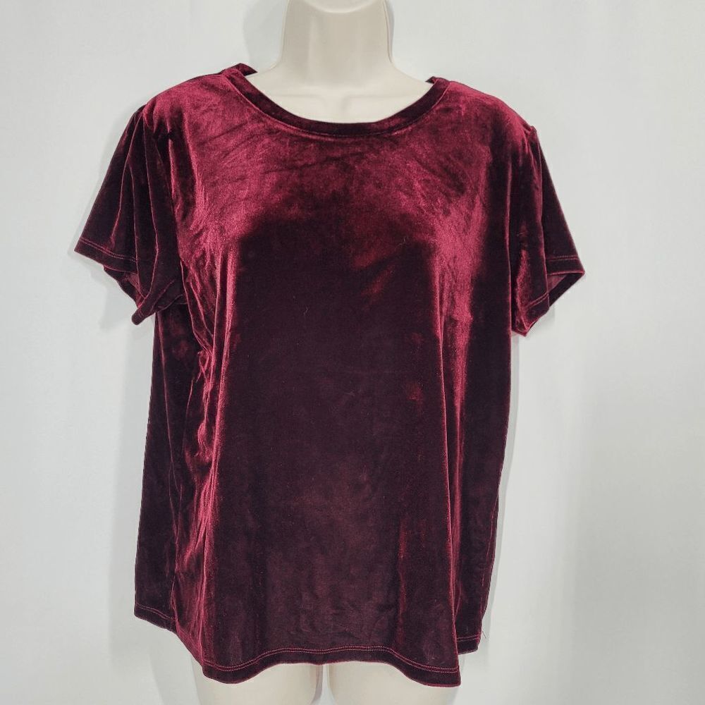 Abercrombie & Fitch Red Velvet Short Sleeve T-shirt Size Small